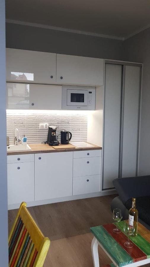 Uroczy Apartament Happy 01 Z Widokowym Tarasen Na Dachu - Tuz Przy Plazy !!! Niechorze Luaran gambar