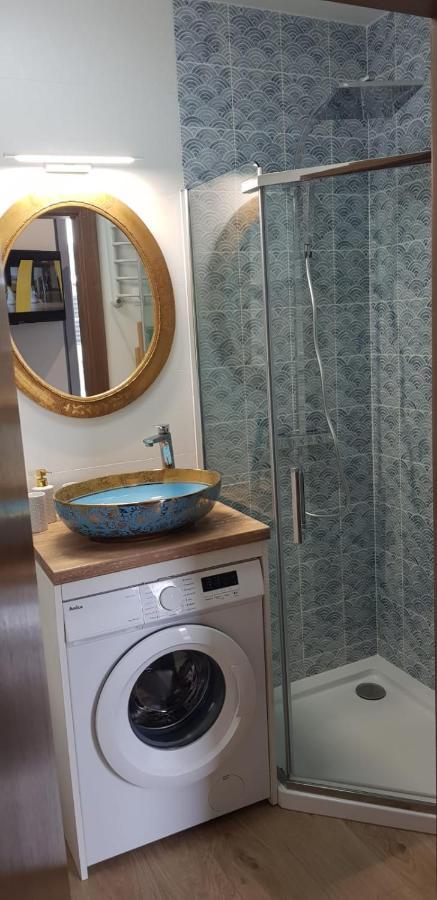 Uroczy Apartament Happy 01 Z Widokowym Tarasen Na Dachu - Tuz Przy Plazy !!! Niechorze Luaran gambar